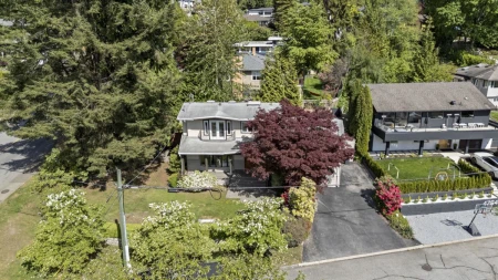 Front Yard Photo of 4792 Cedarcrest Avenue, North Vancouver, BC