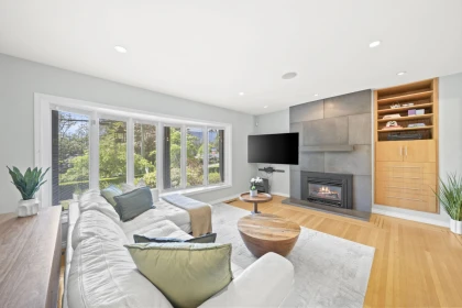 Hallway Photo of 4792 Cedarcrest Avenue, North Vancouver, BC