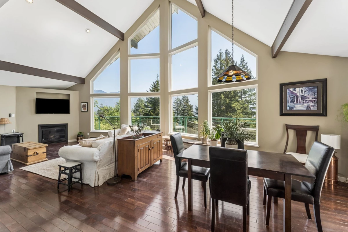 Family Room Photo of 1390 Eagle Cliff Road, Bowen Island, BC