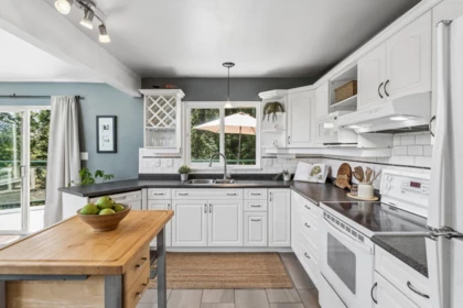 Pantry Photo of 1390 Eagle Cliff Road, Bowen Island, BC