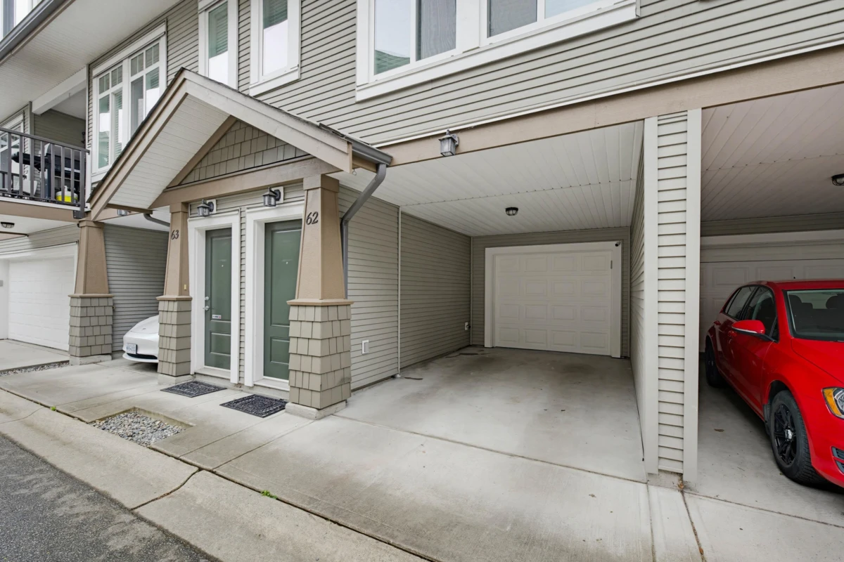 Living Room Photo of 62 8250 209b Street, Langley, BC