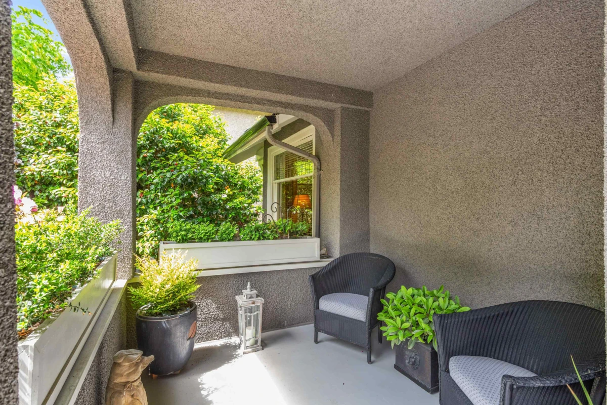 Family Room Photo of 1971 W 36th Avenue, Vancouver, BC