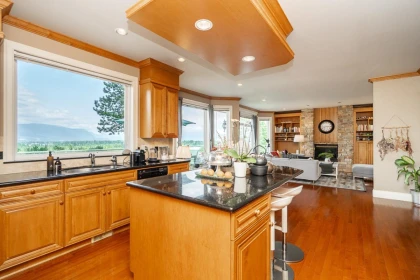Kitchen Photo of 16337 113b Avenue, Surrey, BC