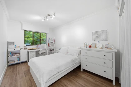 Mudroom Photo of 5416 Yew Street, Vancouver, BC