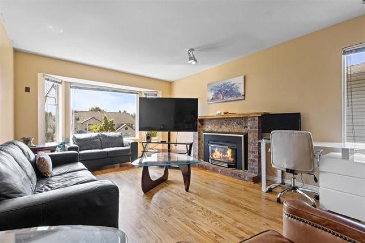 Dining Area Photo of 14271 67 Avenue, Surrey, BC