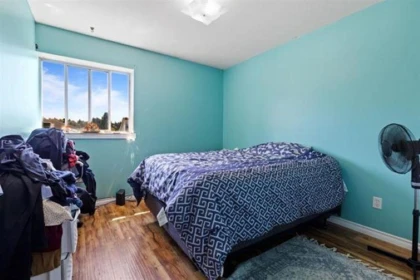 Guest Bathroom Photo of 14271 67 Avenue, Surrey, BC
