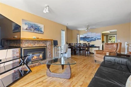 Kitchen Photo of 14271 67 Avenue, Surrey, BC