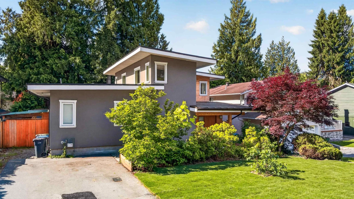 Living Room Photo of 2388 Patricia Avenue, Port Coquitlam, BC