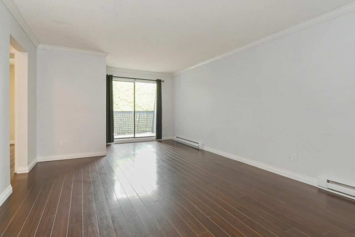 Dining Area Photo of 212 17661 58a Avenue, Surrey, BC