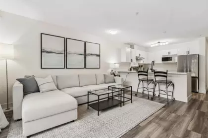 102 365 E 1st Street, North Vancouver, BC, North Vancouver — Apartment/Condo for sale