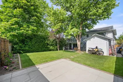 Swimming Pool Photo of 8965 213 Street, Langley, BC