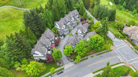 Backyard Photo of 5 2382 Parkway Boulevard, Coquitlam, BC