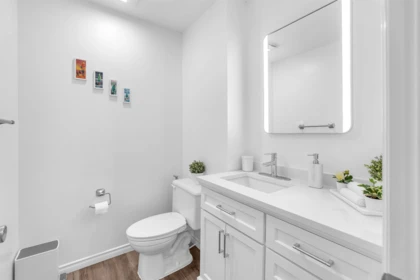 Laundry Room Photo of 5 2382 Parkway Boulevard, Coquitlam, BC