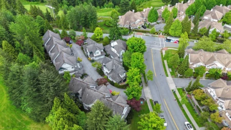 Swimming Pool Photo of 5 2382 Parkway Boulevard, Coquitlam, BC