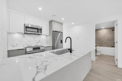 2210 E 1st Avenue, Vancouver, BC, Vancouver — Townhouse for sale