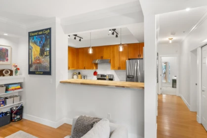 Entry Foyer Photo of 357 W 11th Avenue, Vancouver, BC