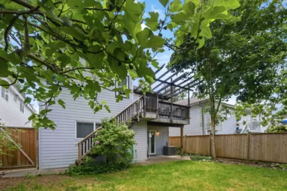 Garden / Landscaping Photo of 11661 207 Street, Maple Ridge, BC