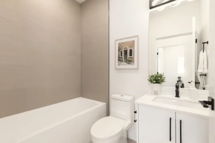 Hallway Photo of 4 3635 Turner Street, Vancouver, BC