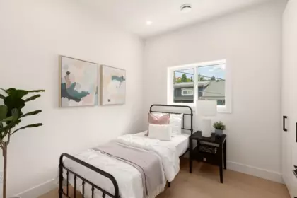 Laundry Room Photo of 4 3635 Turner Street, Vancouver, BC