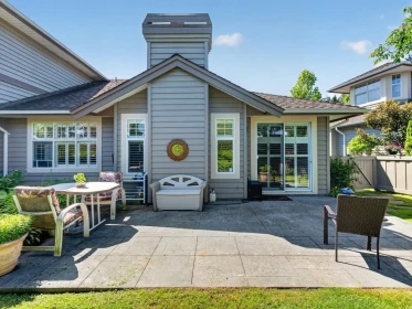 Kitchen Island Photo of 7 15020 27a Avenue, Surrey, BC