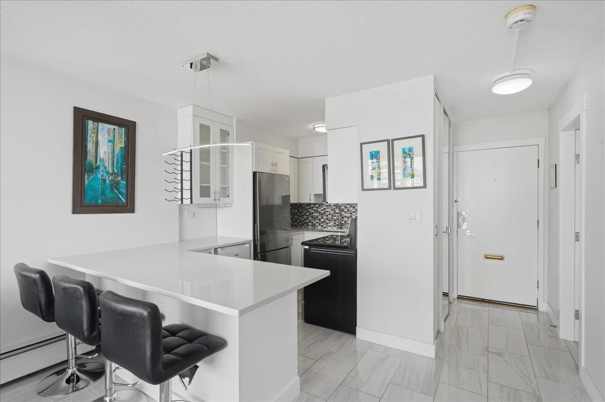 Dining Area Photo of 802 1251 Cardero Street, Vancouver, BC