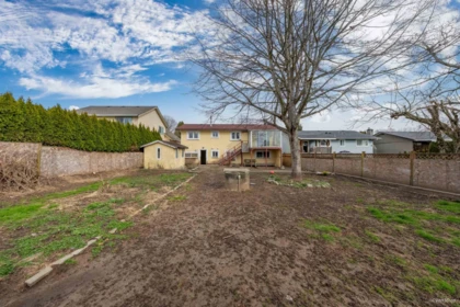 Backyard Photo of 15894 Thrift Avenue, White Rock, BC