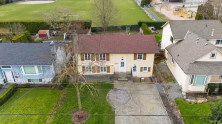 15894 Thrift Avenue, White Rock, BC, White Rock — Single Family Residence for sale
