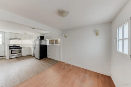 Hot Tub / Spa Photo of 15894 Thrift Avenue, White Rock, BC