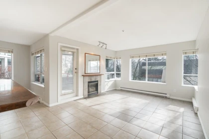 101 120 E 2nd Street, North Vancouver, BC, North Vancouver — Apartment/Condo for sale