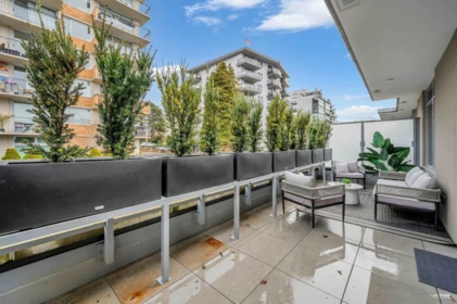 Garden / Landscaping Photo of 301 1331 Marine Drive, West Vancouver, BC