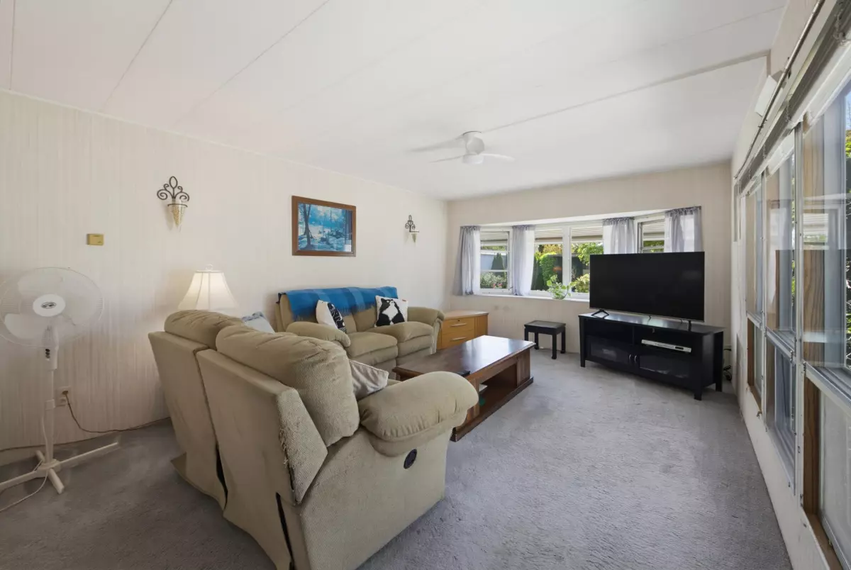 Family Room Photo of 197 1840 160 Street, Surrey, BC