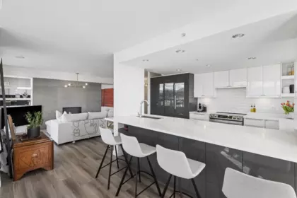 Breakfast Nook Photo of 3203 2138 Madison Avenue, Burnaby, BC