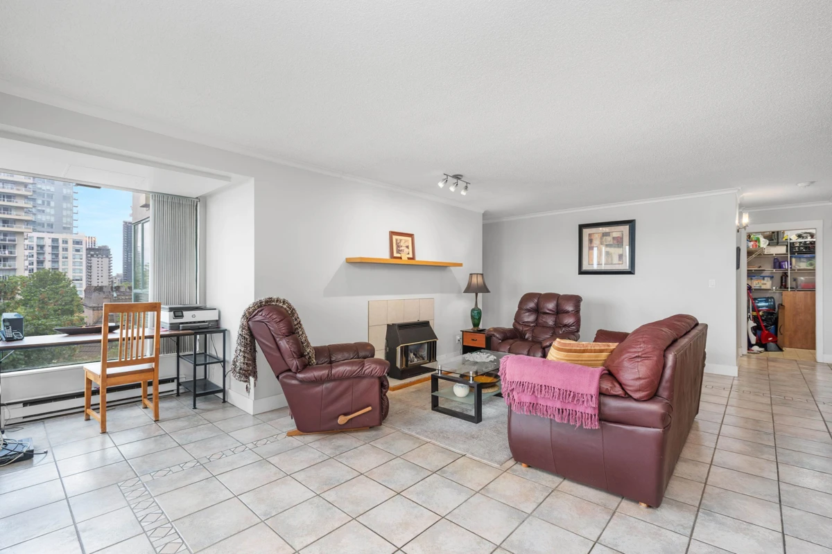 Living Room Photo of 502 420 Carnarvon Street, New Westminster, BC