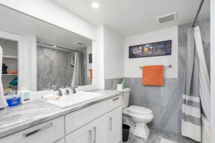 Powder Room Photo of 502 420 Carnarvon Street, New Westminster, BC
