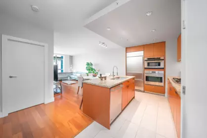 404 6080 Iona Drive, Vancouver, BC, Vancouver — Apartment/Condo for sale