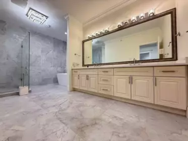 Hallway Photo of 6820 Mayflower Drive, Richmond, BC