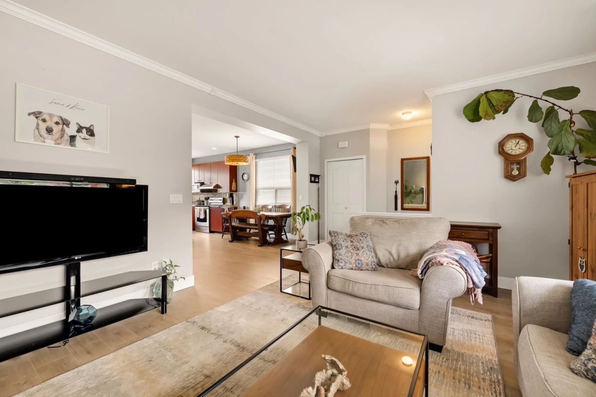 Dining Area Photo of 24327 102 Avenue, Maple Ridge, BC