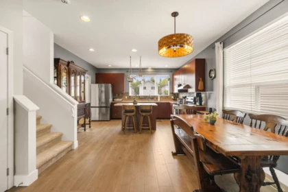 Kitchen Island Photo of 24327 102 Avenue, Maple Ridge, BC