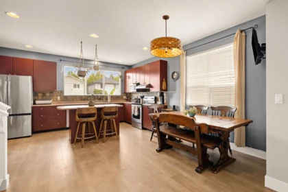 Kitchen Photo of 24327 102 Avenue, Maple Ridge, BC