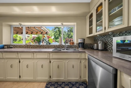 Garage Interior Photo of 34921 Dewdney Trunk Road, Mission, BC