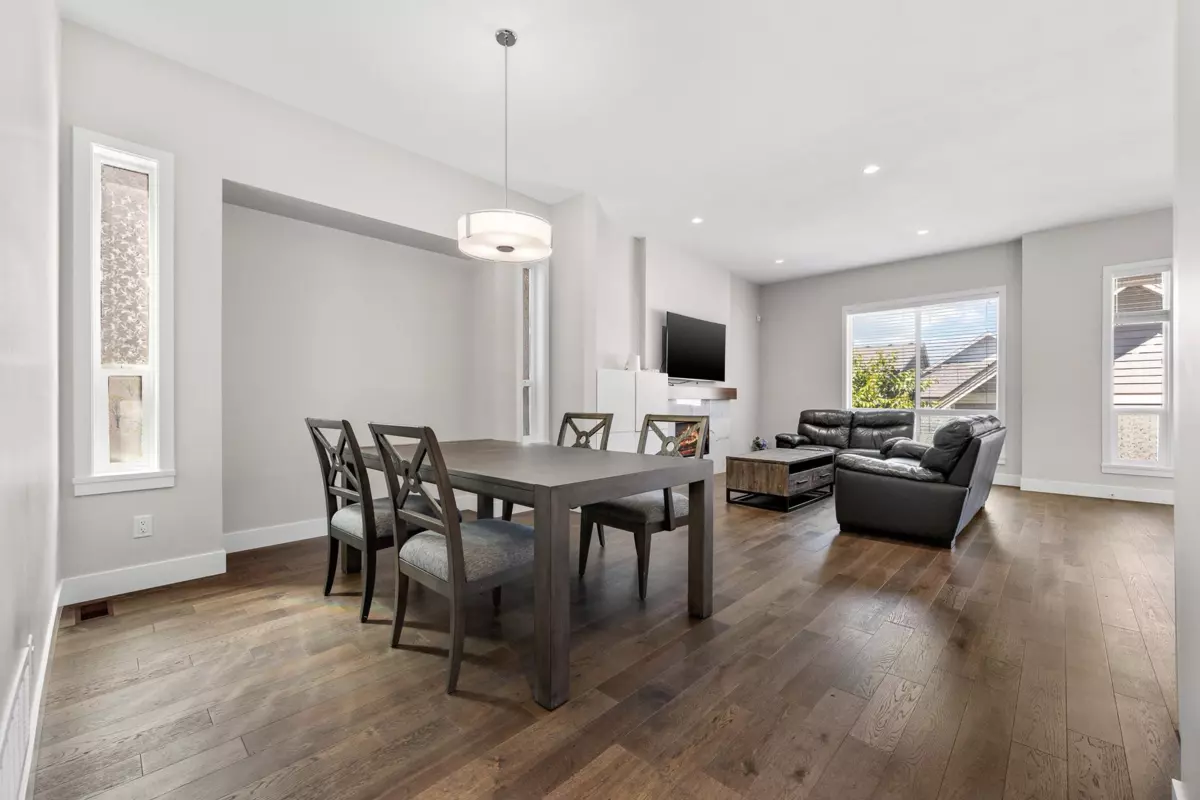 Dining Area Photo of 16467 25 Avenue, Surrey, BC