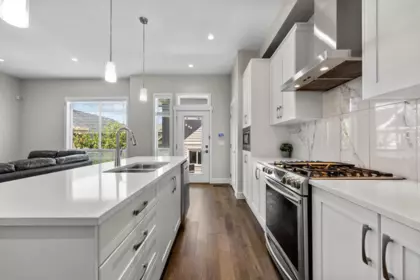 Breakfast Nook Photo of 16467 25 Avenue, Surrey, BC