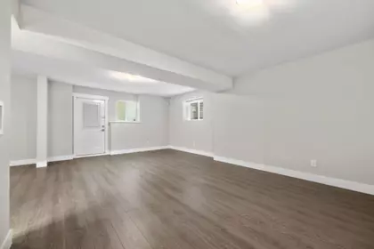 Entry Foyer Photo of 16467 25 Avenue, Surrey, BC