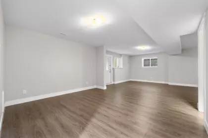 Mudroom Photo of 16467 25 Avenue, Surrey, BC