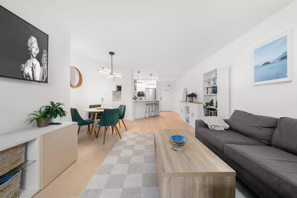 Family Room Photo of 107 2023 Franklin Street, Vancouver, BC
