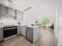 306 6338 King George Boulevard, Surrey, BC
