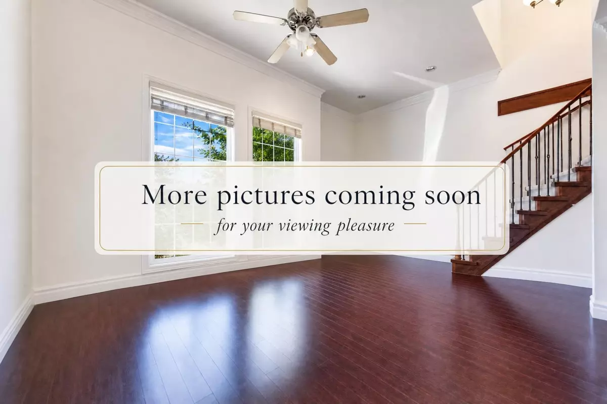 Living Room Photo of 14856 69 Avenue, Surrey, BC