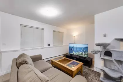 Kitchen Photo of 14856 69 Avenue, Surrey, BC