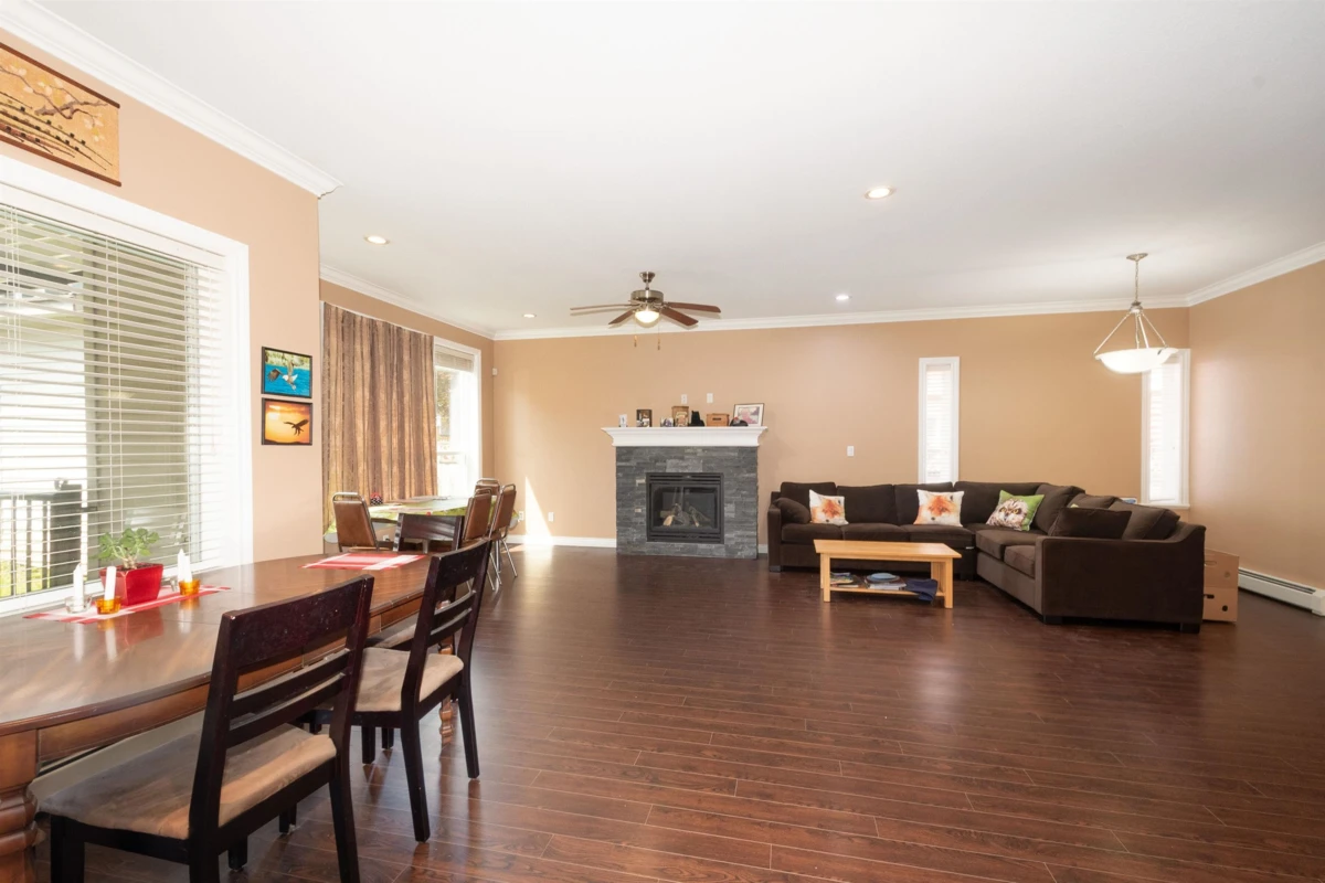 Family Room Photo of 32620 Carter Avenue, Mission, BC