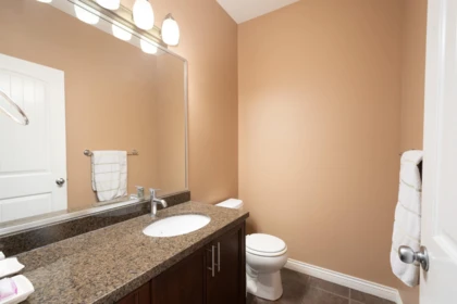 Guest Bathroom Photo of 32620 Carter Avenue, Mission, BC